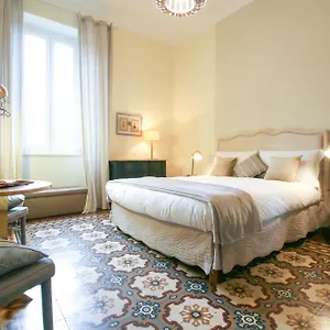 le-flaneur-bed-and-breakfast.hotelinveneto.com/